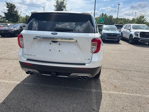 Used 2020 Ford Explorer Platinum w/ Premium Technology Package AWD/4WD image 6