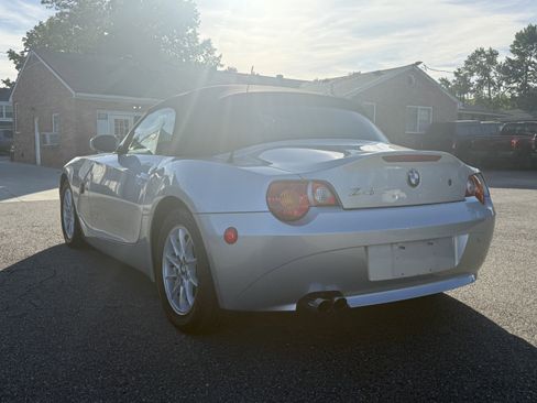 Used 2004 BMW Z4 2.5i RWD image 16