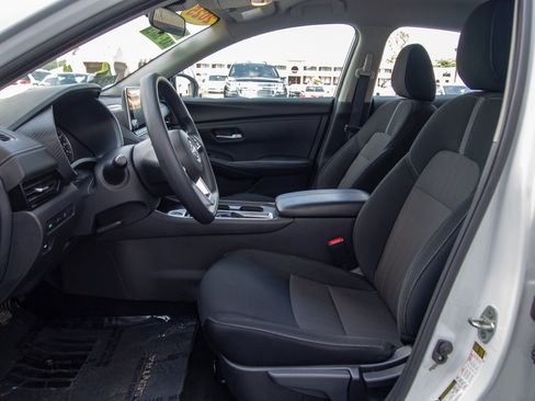 Used 2025 Nissan Sentra SV FWD image 13