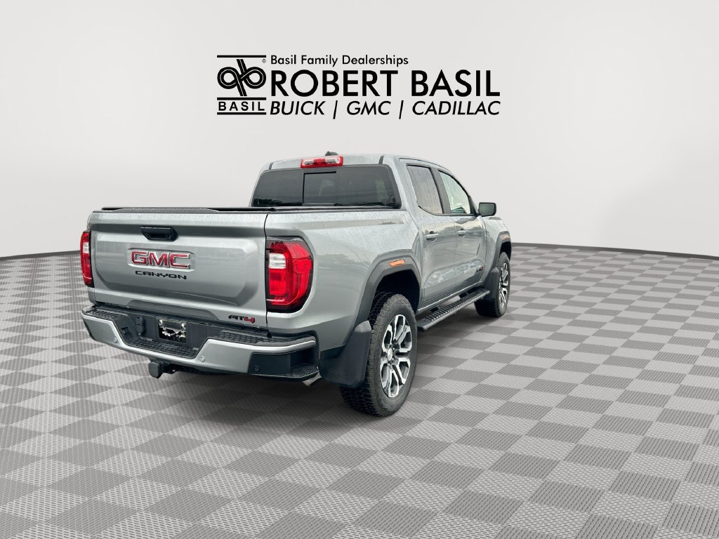Used 2024 GMC Canyon AT4 w/ AT4 Premium Package AWD/4WD image 8