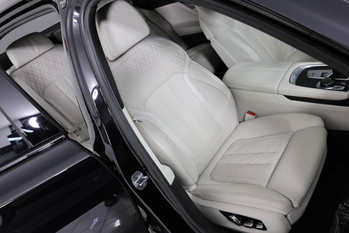 Used 2022 BMW 750i xDrive w/ Luxury Rear Seating Package AWD/4WD image 11