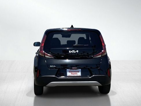 Used 2025 Kia Soul LX FWD image 6