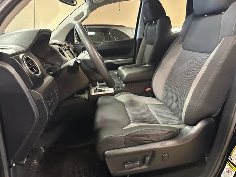 Used 2016 Toyota Tundra SR5 w/ TRD Off Road Package AWD/4WD image 14