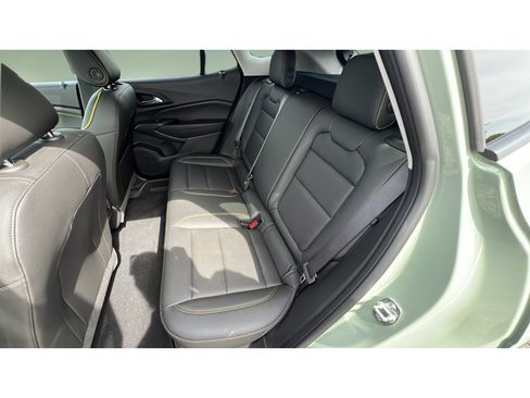 Certified 2025 Chevrolet Trax ACTIV w/ Sunroof Package FWD image 28