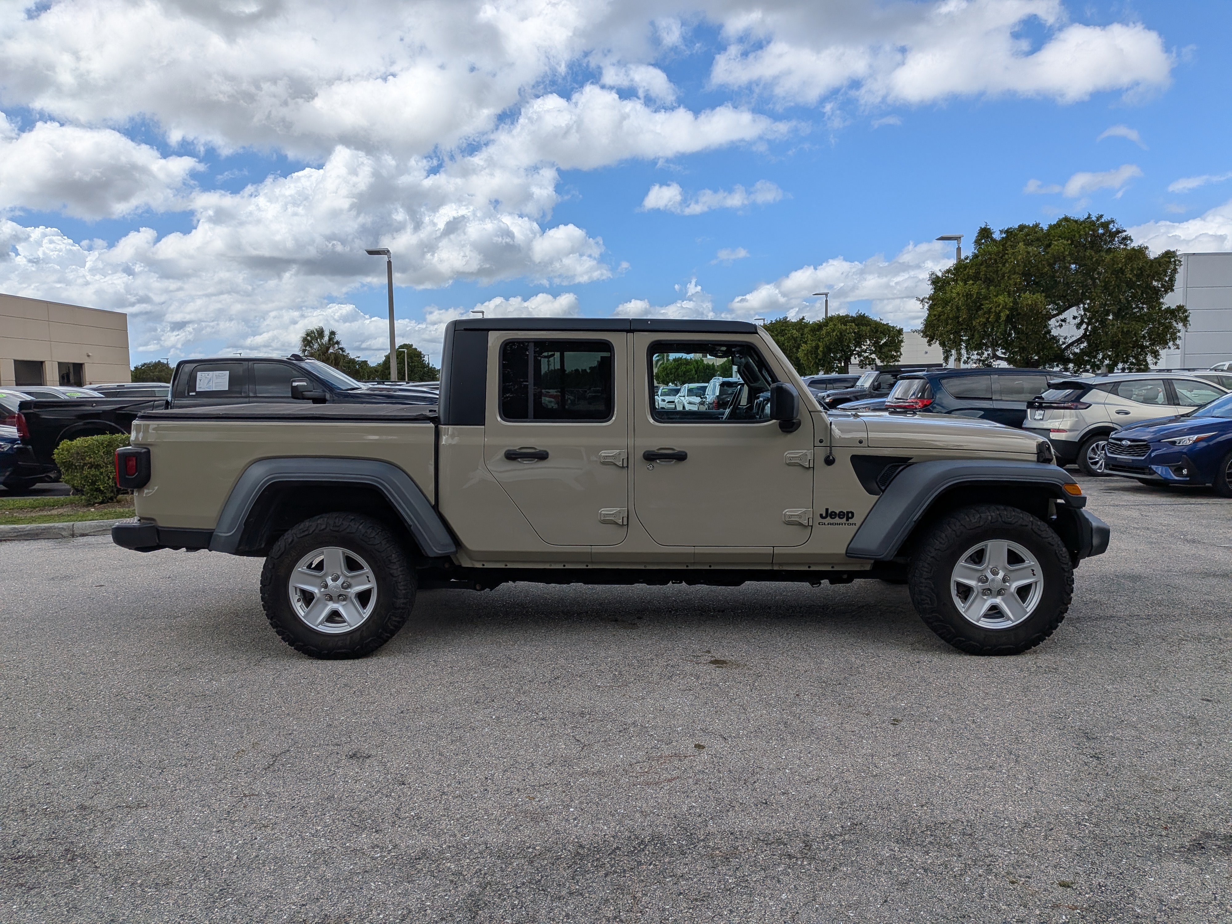 Used 2020 Jeep Gladiator Sport w/ Quick Order Package 24S AWD/4WD image 3