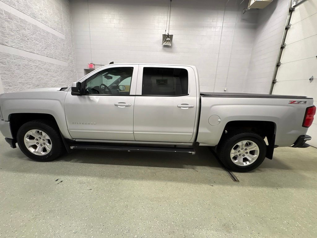 Used 2017 Chevrolet Silverado 1500 LT w/ All Star Edition AWD/4WD image 7