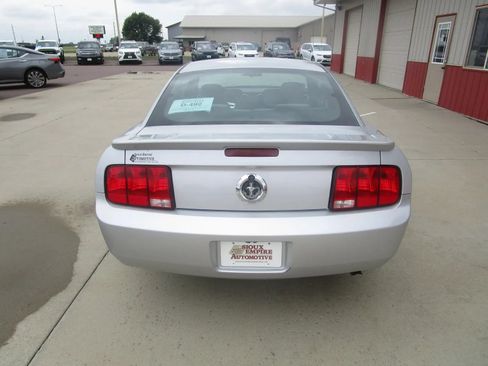 Used 2007 Ford Mustang Coupe RWD image 6