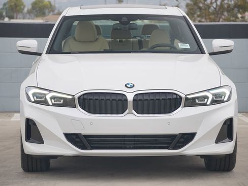 New 2026 BMW 330i Sedan w/ Premium Package image 2