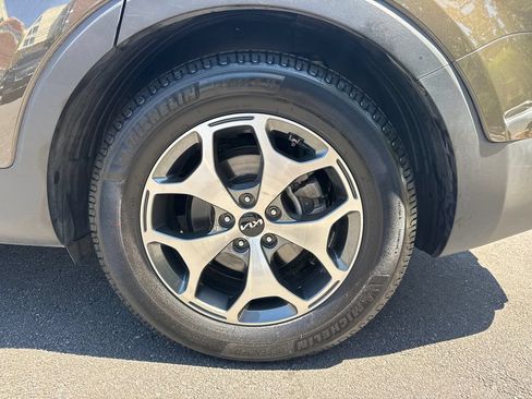 Used 2022 Kia Telluride EX w/ Towing Package AWD/4WD image 18