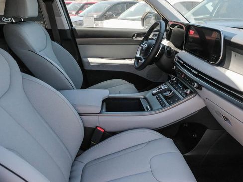Used 2025 Hyundai Palisade SEL FWD image 18