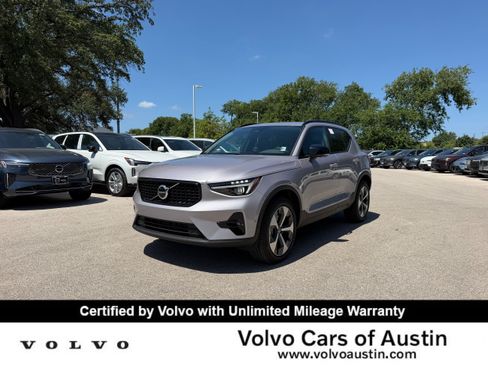 Certified 2026 Volvo XC40 B5 Plus AWD/4WD image 1