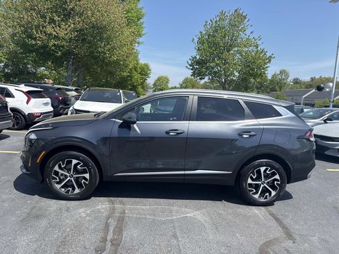 Used 2023 Kia Sportage EX AWD/4WD image 2