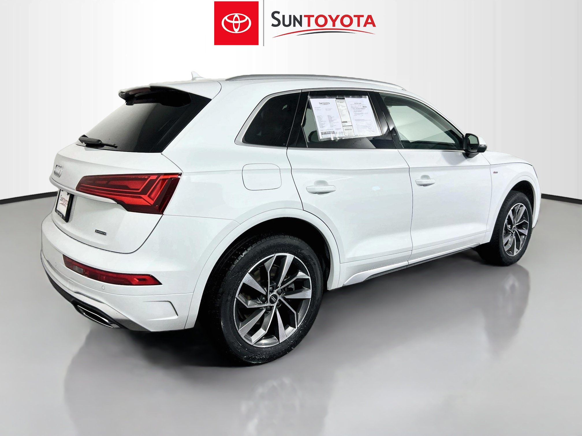 Used 2023 Audi Q5 2.0T Premium w/ Convenience Package AWD/4WD image 4