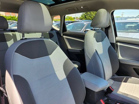 Certified 2023 Volkswagen Taos SE AWD/4WD image 9