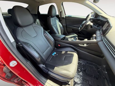 Used 2023 Hyundai Elantra Limited FWD image 19