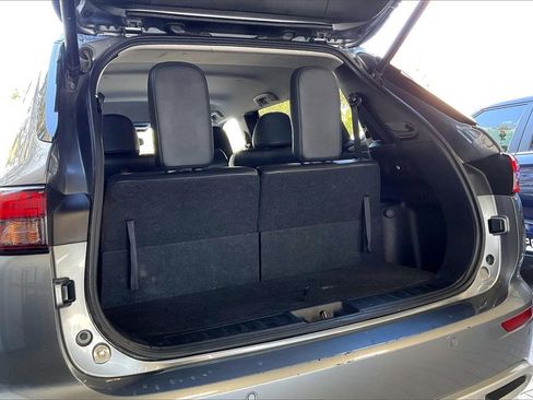 Used 2024 Mitsubishi Outlander SE image 19