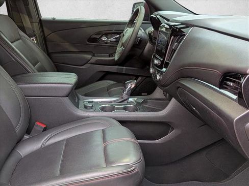 Used 2022 Chevrolet Traverse RS image 19