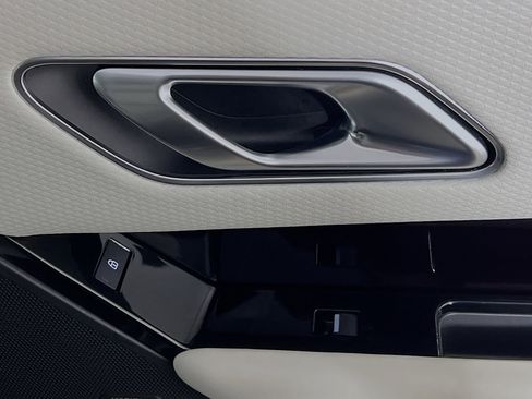 Used 2023 Land Rover Range Rover Velar R-Dynamic S image 32