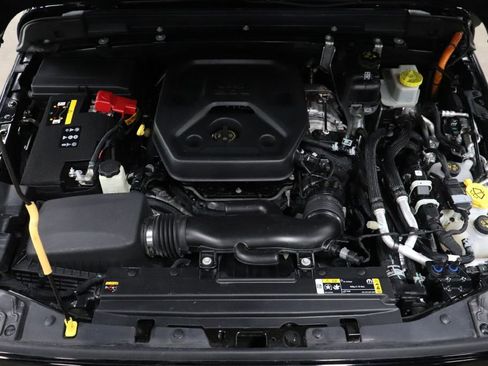 Used 2023 Jeep Wrangler Unlimited w/ Sun & Screen Package image 26