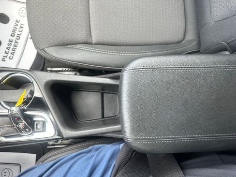 Used 2022 Buick Encore GX Preferred w/ Cold Weather Comfort Package FWD image 32