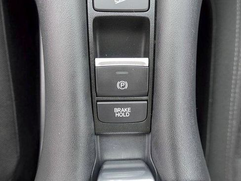 Used 2025 Honda HR-V LX image 21