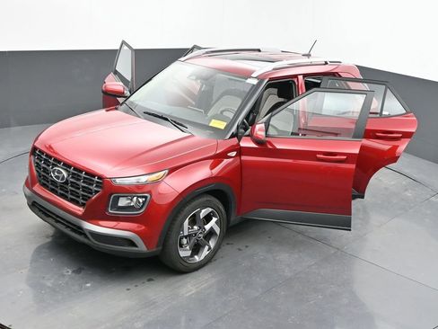Used 2025 Hyundai Venue SEL image 79
