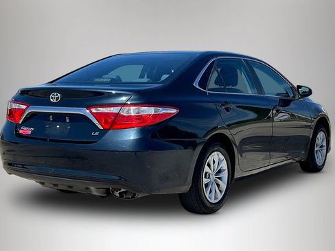 Used 2017 Toyota Camry LE FWD image 5