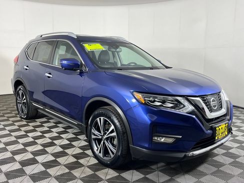 Used 2017 Nissan Rogue SL w/ SL Premium Package image 3