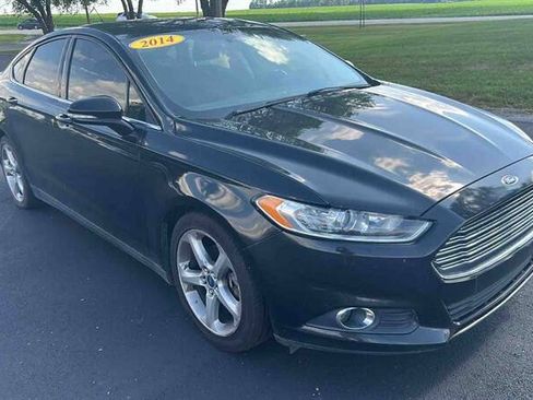 Used 2014 Ford Fusion SE w/ Equipment Group 201A FWD image 2
