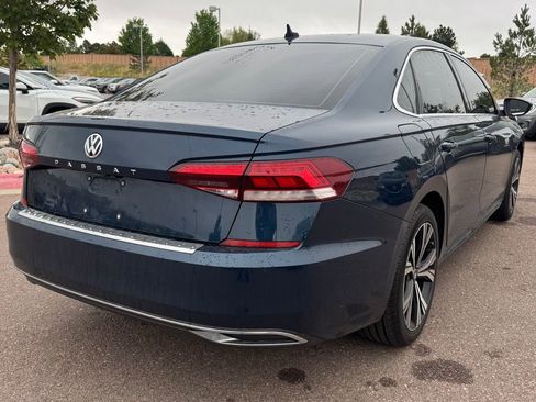 Used 2022 Volkswagen Passat 2.0T SE FWD image 6