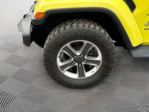 Used 2022 Jeep Wrangler Unlimited Sahara w/ Cold Weather Group AWD/4WD image 34