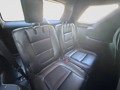 Used 2018 Ford Explorer XLT w/ Equipment Group 202A AWD/4WD image 20