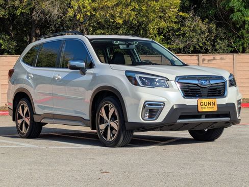 Used 2021 Subaru Forester Touring image 2