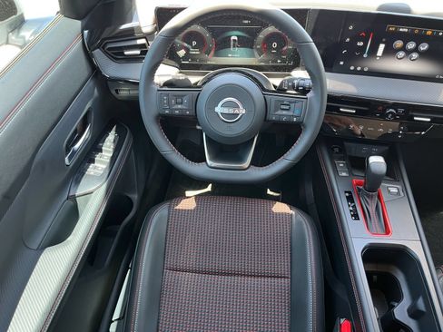 New 2026 Nissan Kicks SR FWD image 13