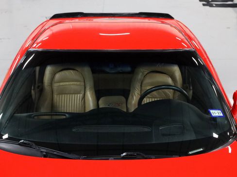 Used 2004 Chevrolet Corvette Coupe w/ Roof Package RWD image 6