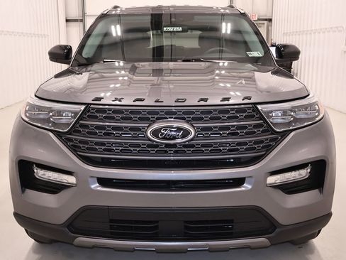 Certified 2022 Ford Explorer XLT w/ Equipment Group 202A AWD/4WD image 5