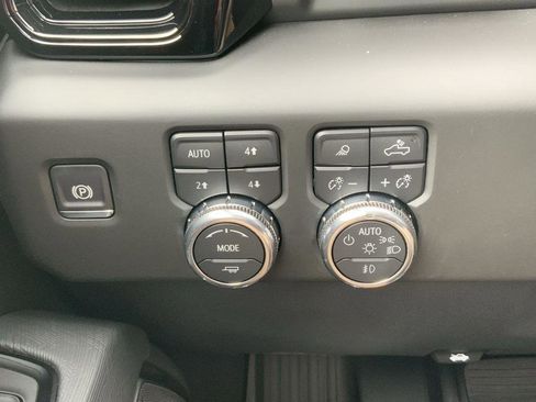 New 2025 GMC Sierra 1500 AT4X image 40