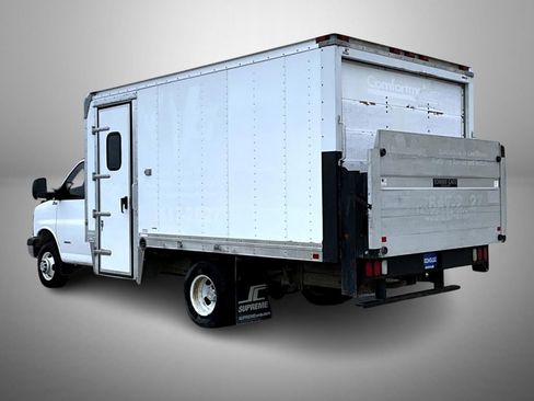 Used 2012 Chevrolet Express 4500 w/ RV Package image 7