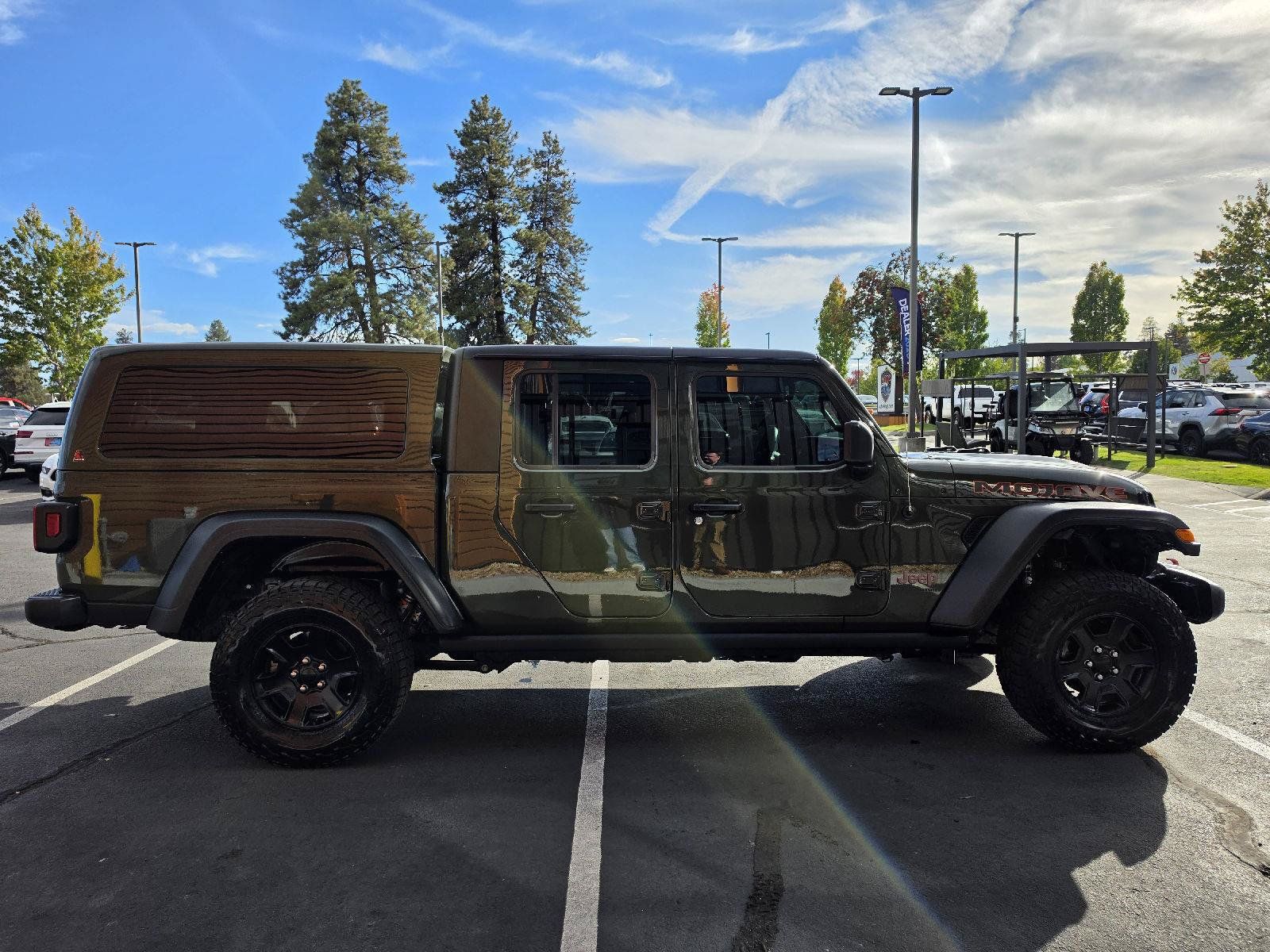 Used 2023 Jeep Gladiator Mojave w/ Cold Weather Group AWD/4WD image 7