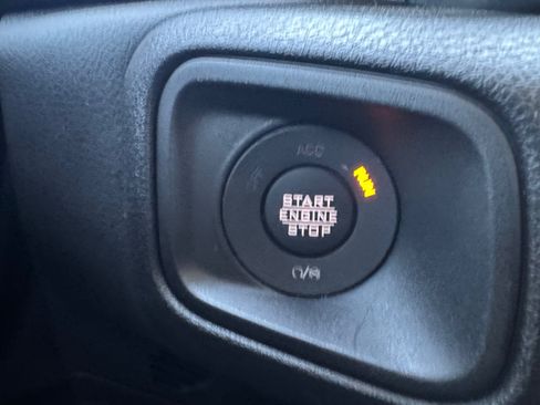 Used 2025 Jeep Wrangler Unlimited Sport AWD/4WD image 28