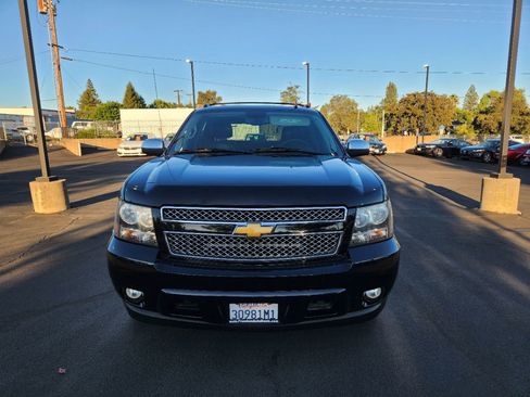 Used 2013 Chevrolet Avalanche LTZ image 8