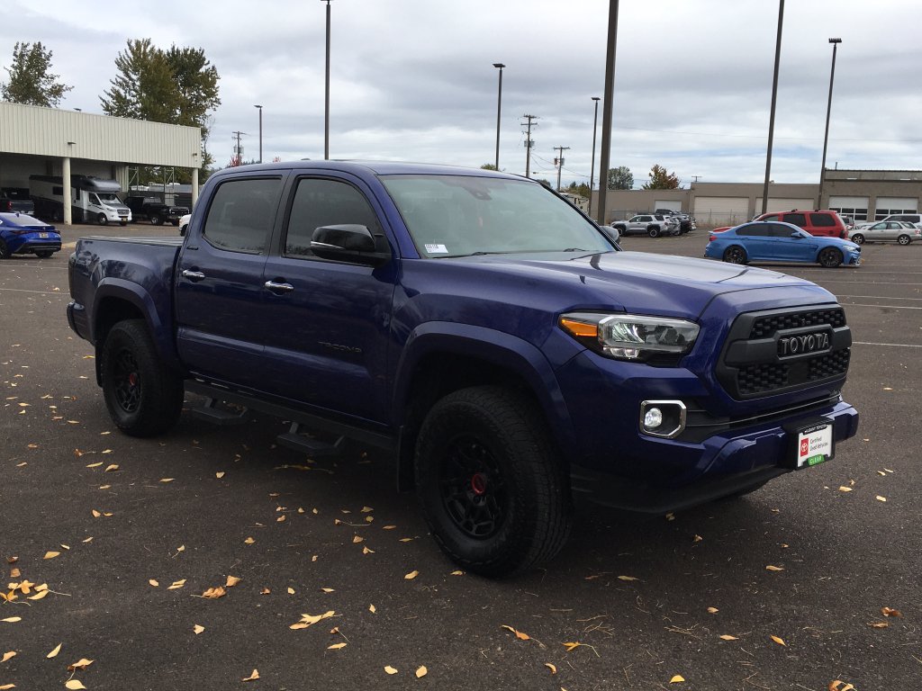 Used 2022 Toyota Tacoma Limited w/ Black Out Package (TMS) AWD/4WD image 10