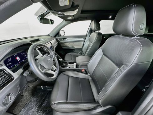 Used 2023 Volkswagen Atlas Cross Sport SE FWD image 20