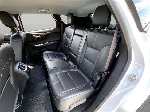 Used 2021 Chevrolet Blazer LT FWD image 19