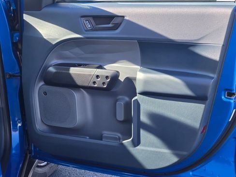 New 2025 Ford Maverick Lariat w/ Black Appearance Package image 4