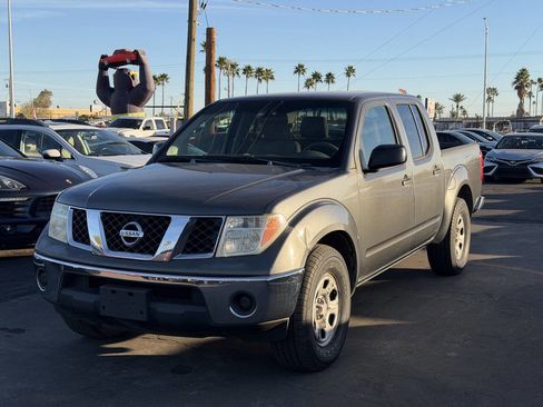 Used 2007 Nissan Frontier SE image 2