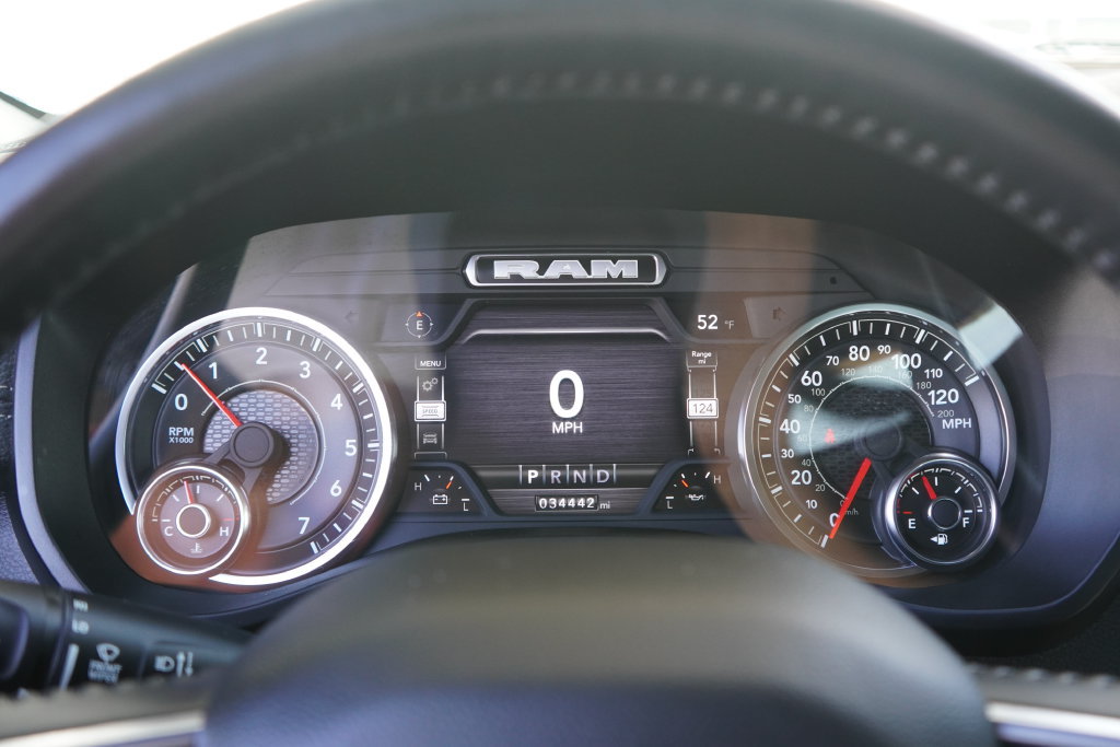Used 2024 RAM 1500 Laramie AWD/4WD image 18