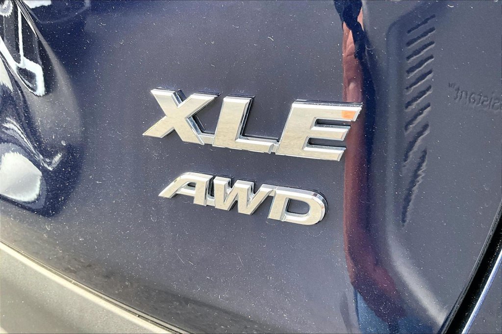 Used 2019 Toyota RAV4 XLE AWD/4WD image 25