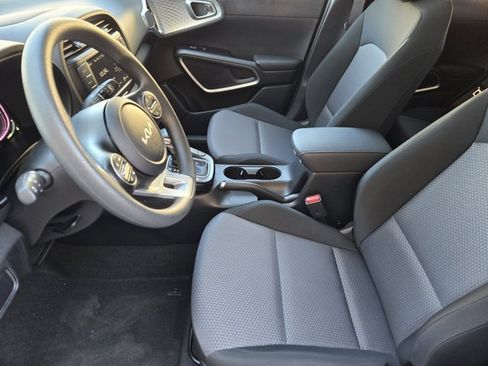 Certified 2025 Kia Soul LX image 12