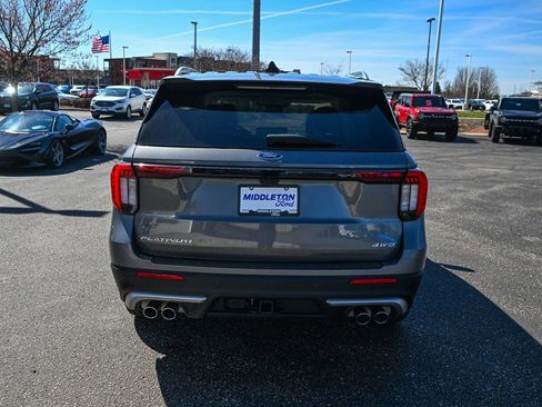 Used 2025 Ford Explorer Platinum w/ Ultimate Package AWD/4WD image 6